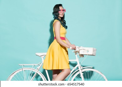 https://confettiskies.com/european-women